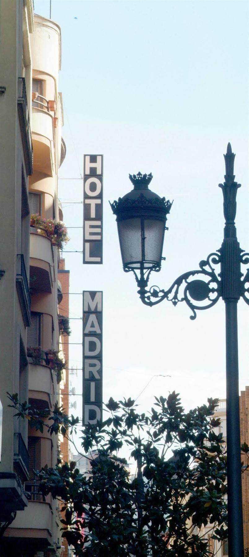 Hotel Madrid Bierzo 蓬费拉达 外观 照片